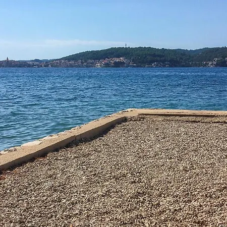 Mala Ponta - *